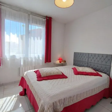 T3 Confortable Avec Terrasse Et Parking A 100m De La Plage, Pour 6 Personnes A Narbonne-plage - Fr-1-795-64 Narbona