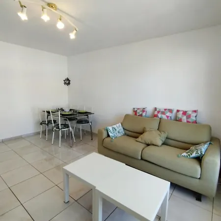T3 Confortable Avec Terrasse Et Parking à 100m De La Plage, Pour 6 Personnes à Narbonne-plage - Fr-1-795-64