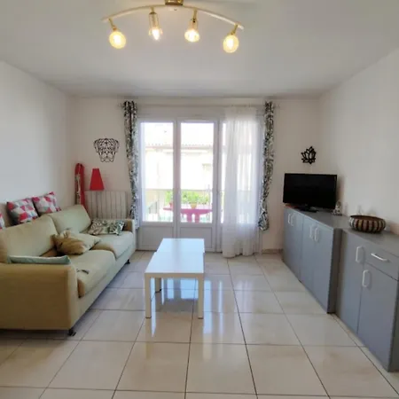 T3 Confortable Avec Terrasse Et Parking à 100m De La Plage, Pour 6 Personnes à Narbonne-plage - Fr-1-795-64