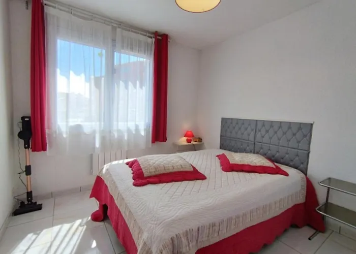 T3 Confortable Avec Terrasse Et Parking A 100m De La Plage, Pour 6 Personnes A Narbonne-plage - Fr-1-795-64 נרבון